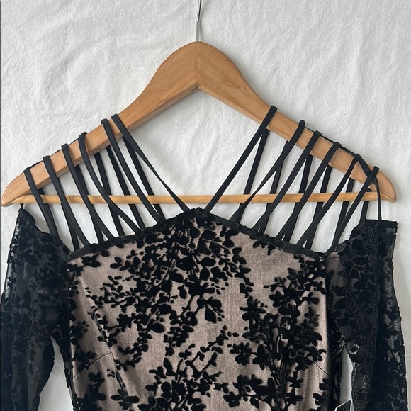 GUESS Velvet Flocked Bodycon Dress Cutout Mesh Strappy Sexy Black Dress Size 4 - Picture 4 of 15